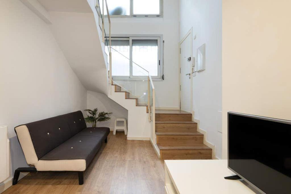 Apartment Live Camp Nou Оспиталет-де-Льобрегат Экстерьер фото